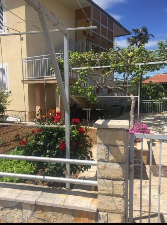 Hotel Leticia Biograd Na Moru Exterior foto